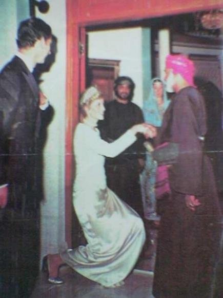 صور متنوعة ومميزة لجلالته السلطان قابوس Sultan Qaboos Size:31.70 Kb Dim: 435 x 580 Size: Kb Dim: x