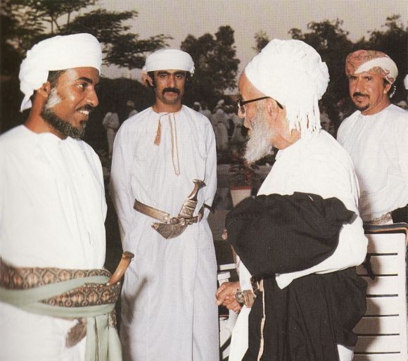 صور متنوعة ومميزة لجلالته السلطان قابوس Sultan Qaboos Size:71.90 Kb Dim: 580 x 513 Size: Kb Dim: x
