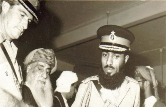 صور متنوعة ومميزة لجلالته السلطان قابوس Sultan Qaboos Size:31.60 Kb Dim: 580 x 374 Size: Kb Dim: x