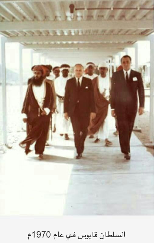 صور متنوعة ومميزة لجلالته السلطان قابوس Size:43.30 Kb Dim: 506 x 800 Size: Kb Dim: x