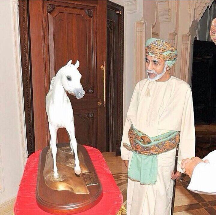 صور متنوعة ومميزة لجلالته السلطان قابوس بن سعيد Size:83.70 Kb Dim: 720 x 715 Size: Kb Dim: x