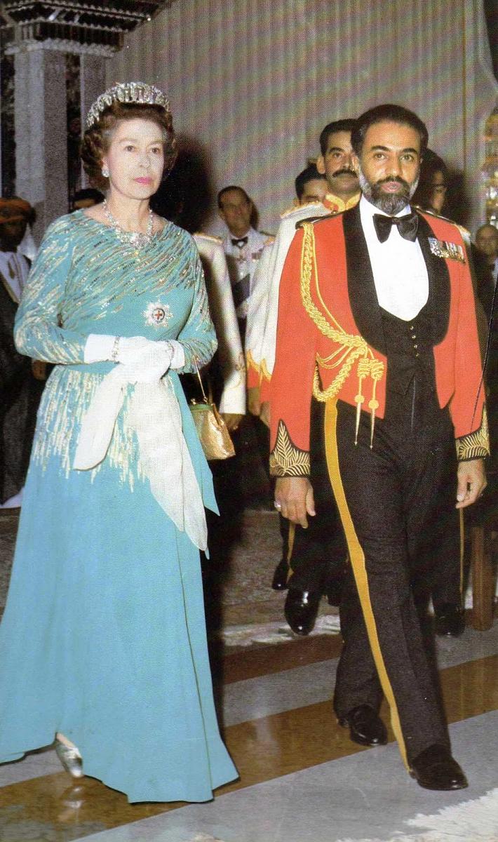 صور متنوعة ومميزة لجلالته السلطان قابوس Qaboos Size:151.30 Kb Dim: 710 x 1200 Size: Kb Dim: x