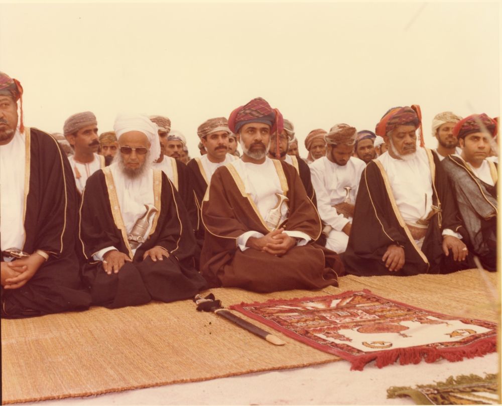 صور متنوعة ومميزة لجلالته السلطان قابوس Qaboos Size:113.20 Kb Dim: 1000 x 809 Size: Kb Dim: x