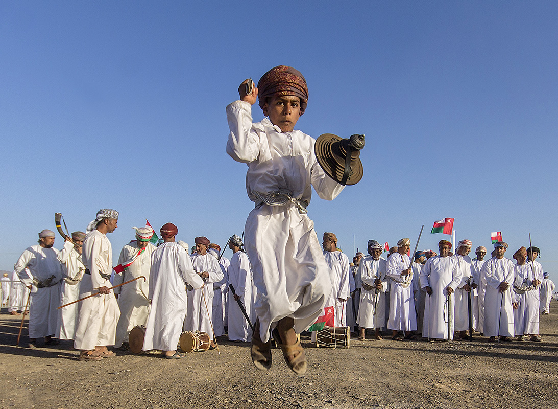 الفنون الشعبية العمانية Size:420.3 Kb Dim: 1093 x 800 