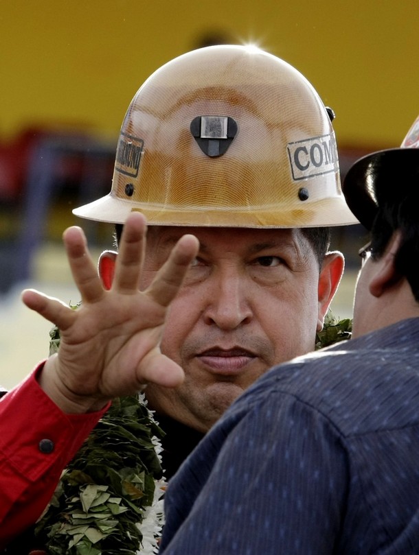 ملوك وسلاطين Hugo Chavez Size:104.60 Kb Dim: 610 x 809 Size: Kb Dim: x