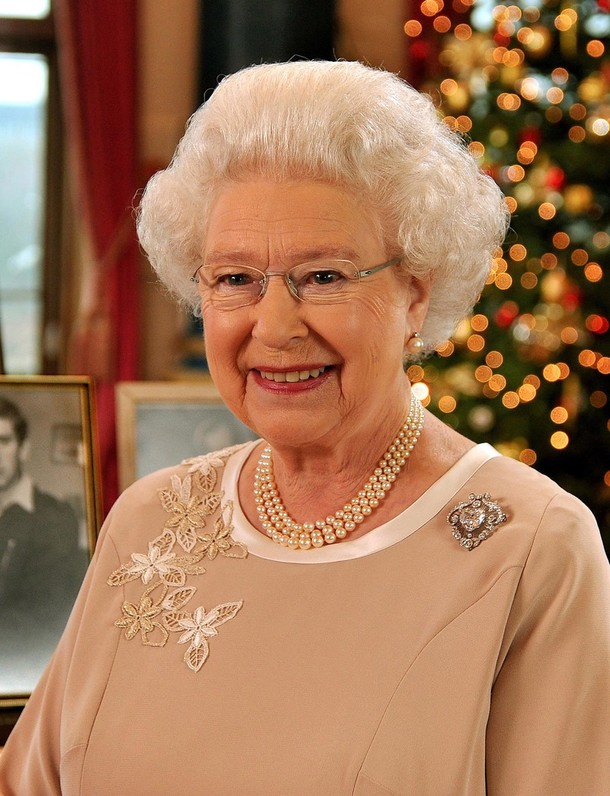 ملوك وسلاطين Queen Elizabeth Size:134.60 Kb Dim: 610 x 796 Size: Kb Dim: x