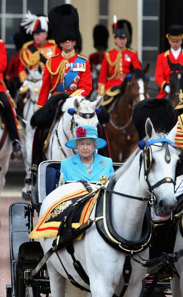 ملوك وسلاطين Queen Elizabeth Size:164.20 Kb Dim: 610 x 988 Size: Kb Dim: x