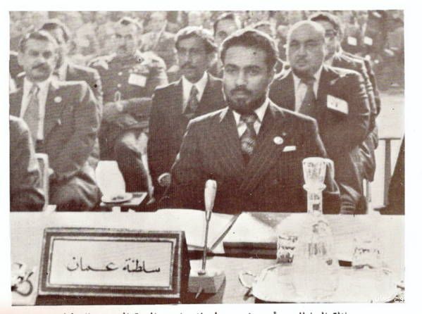 ملوك وسلاطين صور لجلالة السلطان بالزي العس13 Size:45.60 Kb Dim: 599 x 446 Size: Kb Dim: x