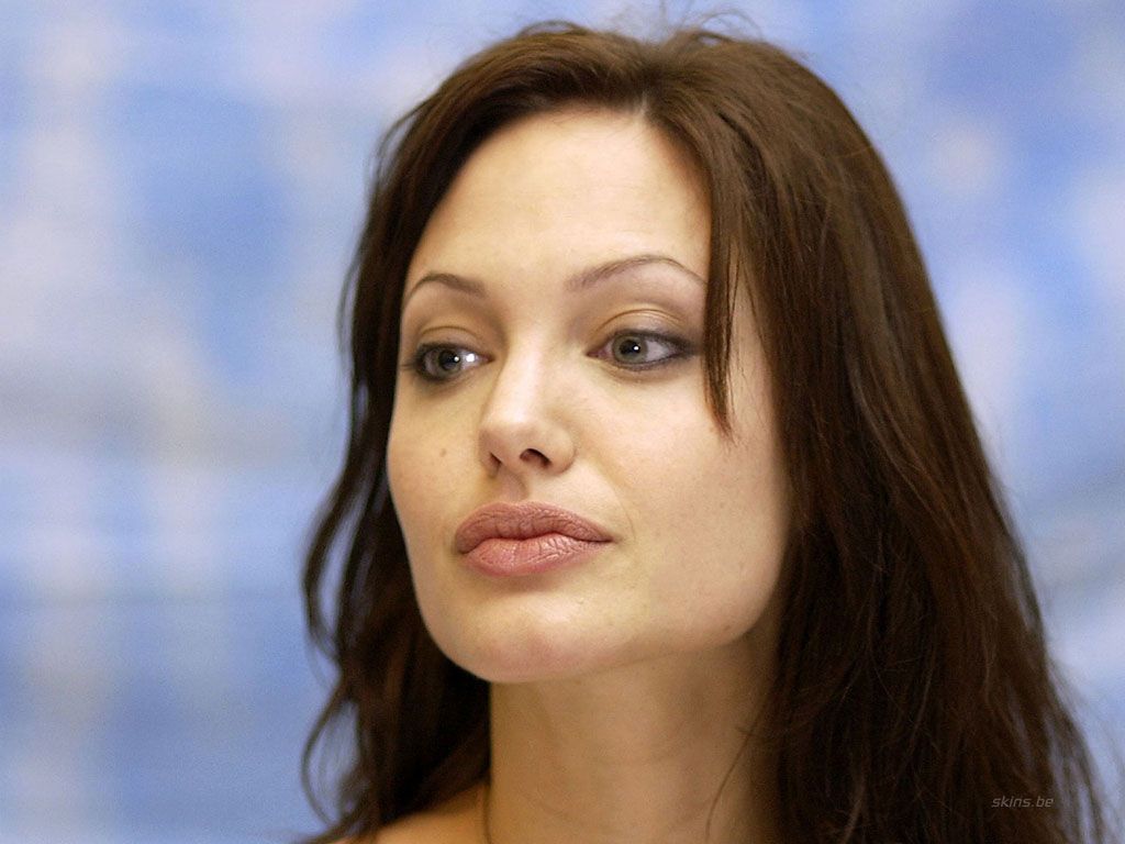 الممثلين والفنانين الغرب Angelina Jolie Size:90.50 Kb Dim: 1024 x 768 Size: Kb Dim: x