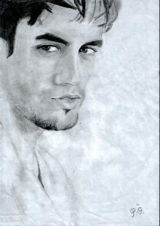 الممثلين والفنانين الغرب Enrique Iglesias Size:18.80 Kb Dim: 320 x 450 Size: Kb Dim: x
