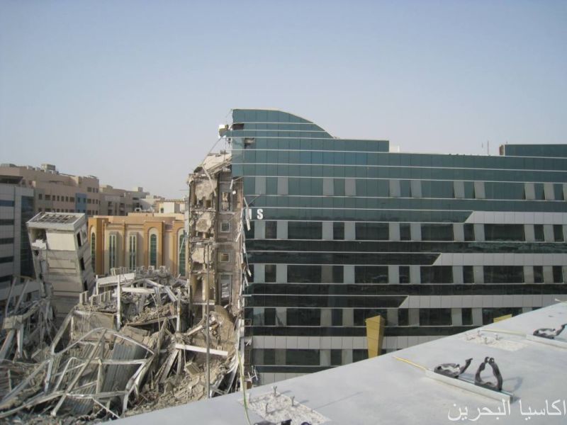 صور متنوعة انهيار مبني في دبي10 Size:64.90 Kb Dim: 800 x 600 Size: Kb Dim: x