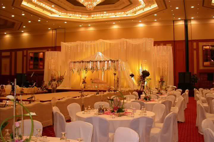 صالات وكوش أفراح صالات وكوش أفراح Size:42.60 Kb Dim: 720 x 480 Size: Kb Dim: x