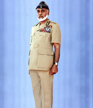 قابوس بالزي العسكري القائد الأعلى Size:19.50 Kb Dim: 300 x 350 Size: Kb Dim: x