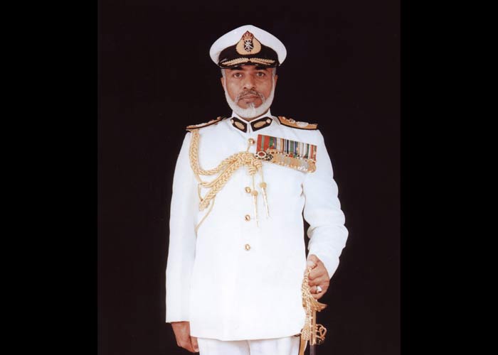 قابوس بالزي العسكري السلطان قابوس Size:18.10 Kb Dim: 700 x 500 Size: Kb Dim: x