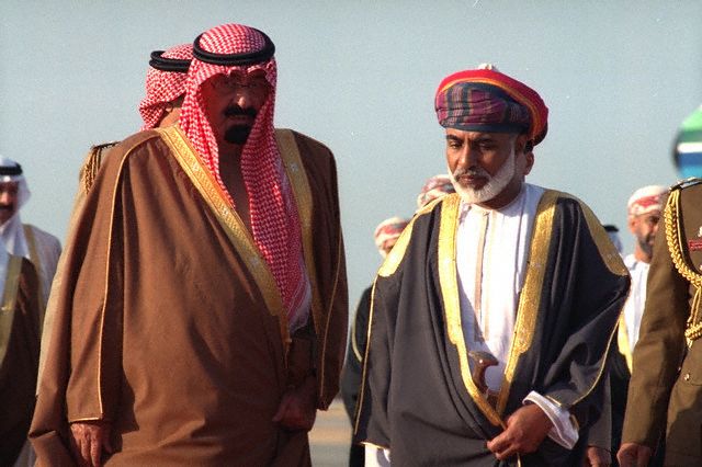 قابوس مع الحكام والشخصيات السلطان قابوس المعظم Size:53.70 Kb Dim: 640 x 426 Size: Kb Dim: x