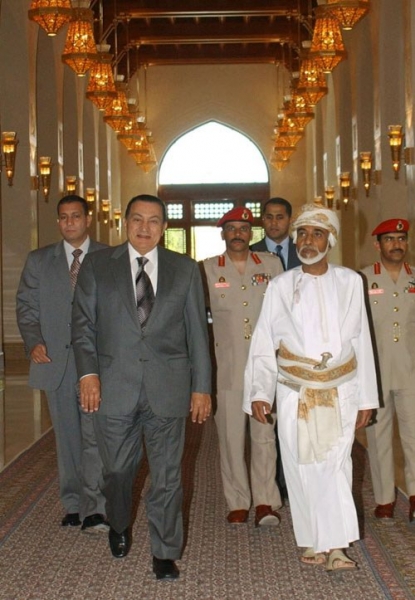 قابوس مع الحكام والشخصيات السلطان قابوس وحسني مبارك Size:191.30 Kb Dim: 415 x 600 Size: Kb Dim: x