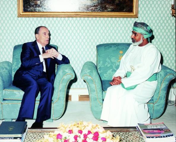 قابوس مع الحكام والشخصيات السلطان قابوس Size:55.10 Kb Dim: 593 x 478 Size: Kb Dim: x