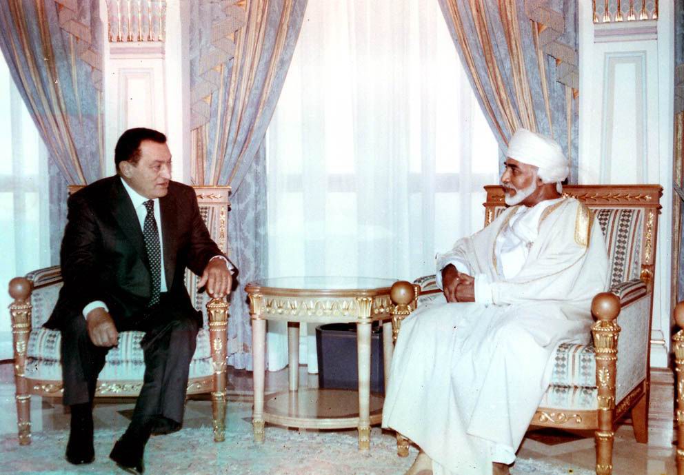قابوس مع الحكام والشخصيات جلالته وحسني مبارك Size:109.30 Kb Dim: 992 x 689 Size: Kb Dim: x