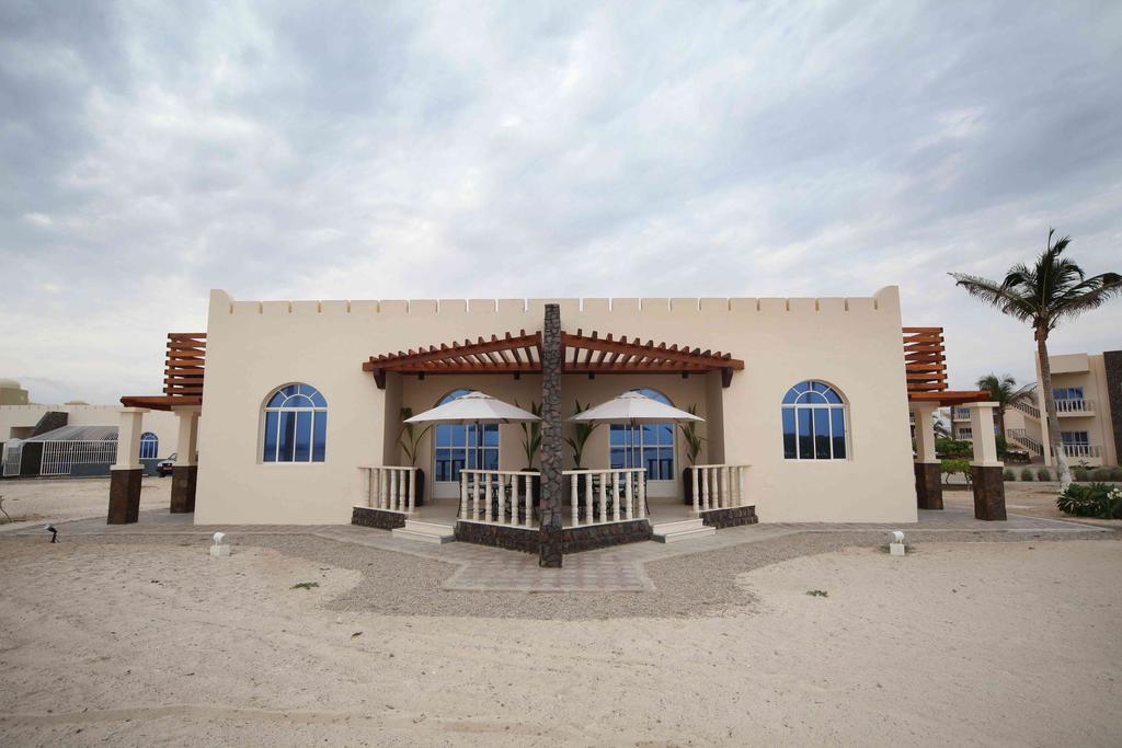 ولاية صلالة منتجع مرباط ماريوت Size:75.20 Kb Dim: 1024 x 683 Size: Kb Dim: x