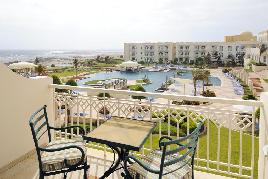 ولاية صلالة منتجع مرباط ماريوت Size:111.80 Kb Dim: 1024 x 683 Size: Kb Dim: x