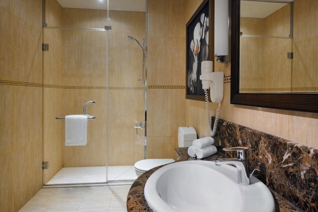 ولاية صلالة منتجع مرباط ماريوت Size:77.80 Kb Dim: 1024 x 682 Size: Kb Dim: x