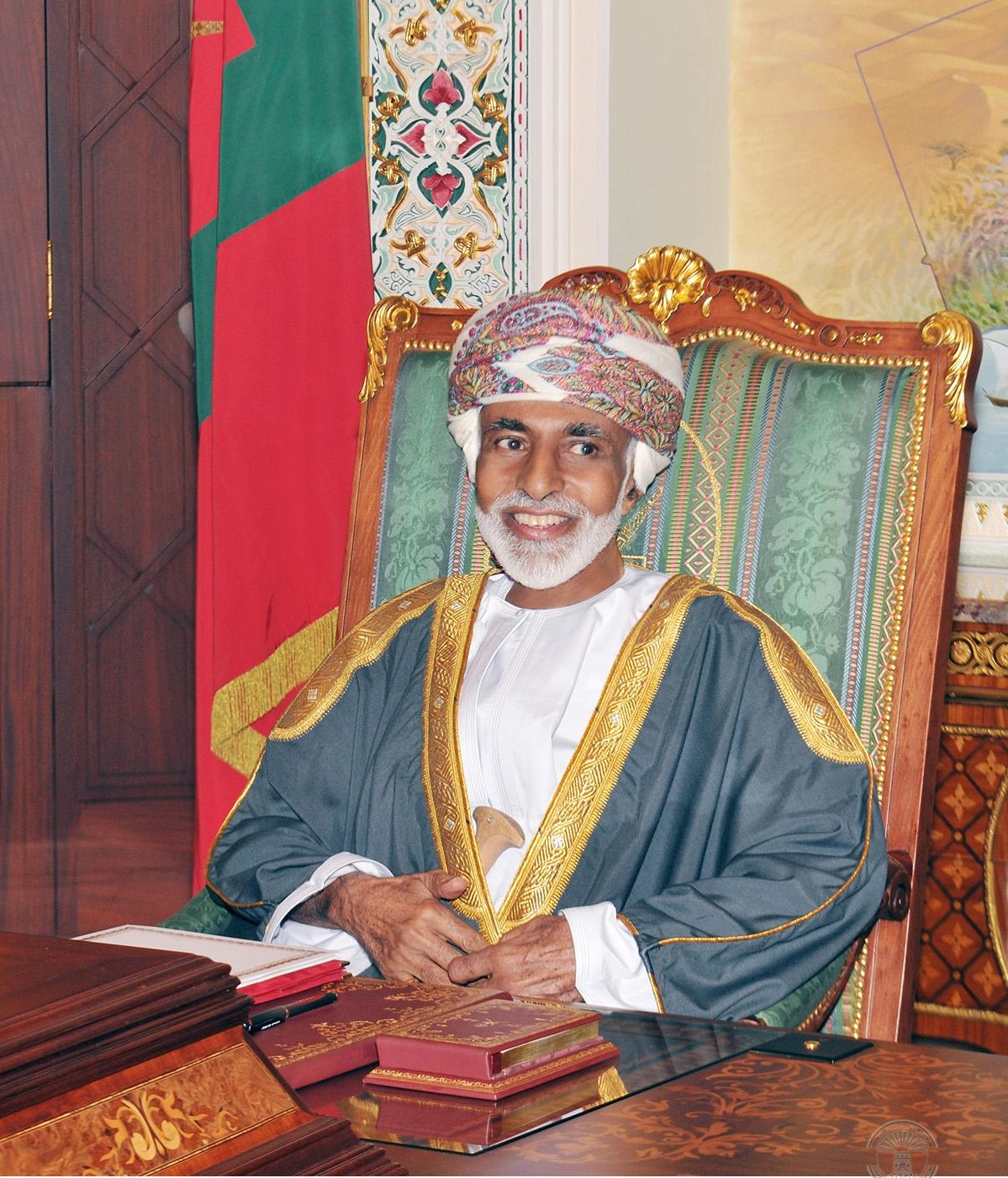 أحدث الصور للسلطان قابوس لعام 2015 جلالته يترأس مجلس الوزراء Size:581.30 Kb Dim: 1199 x 1401 Size: Kb Dim: x