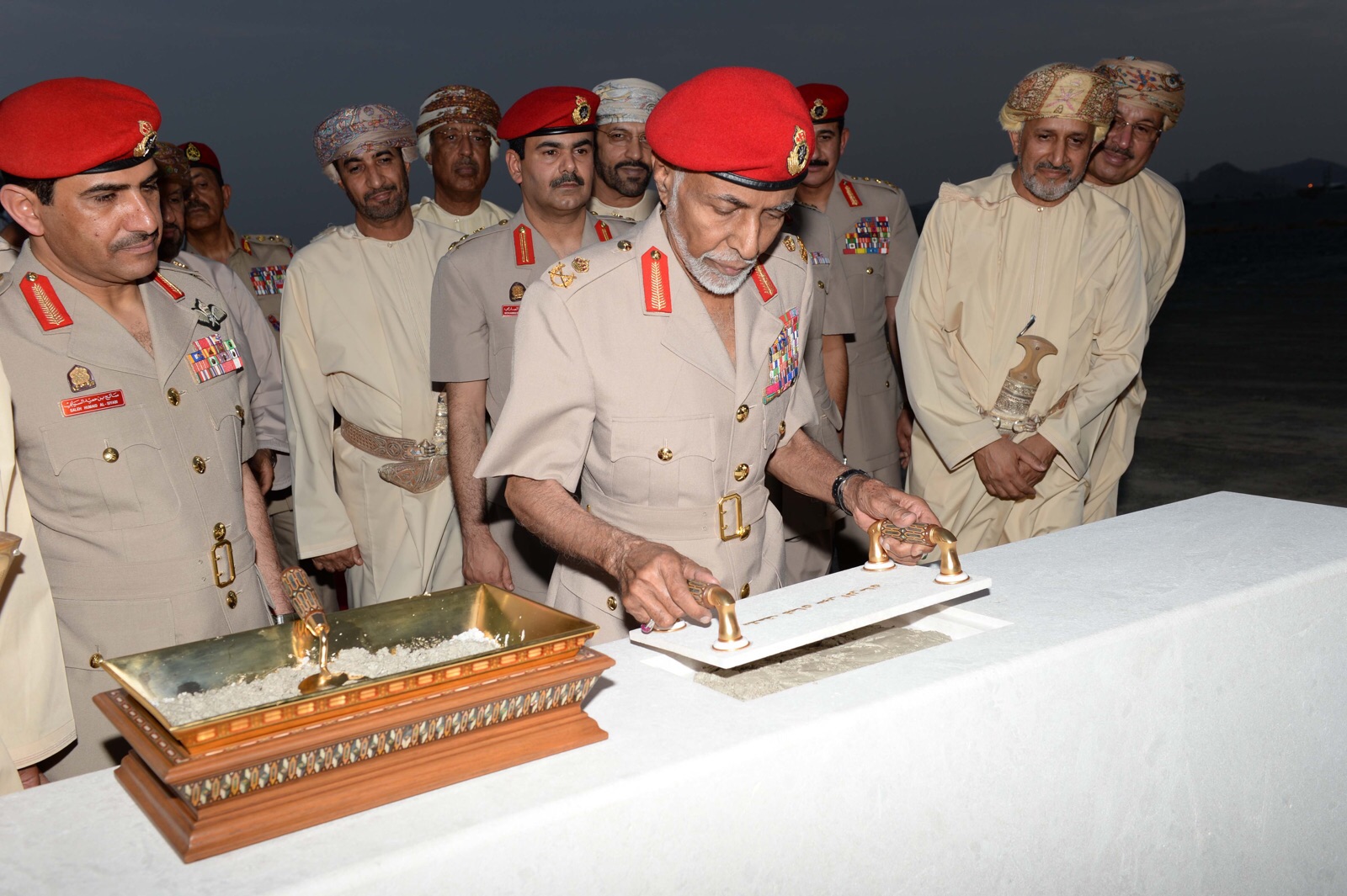 أحدث الصور للسلطان قابوس لعام 2015 السلطان قابوس 2015 Size:386.50 Kb Dim: 1600 x 1065 Size: Kb Dim: x