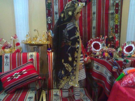 فساتين سهرات ثياب نسائية تراثية من الجناد9 Size:45.60 Kb Dim: 439 x 329 Size: Kb Dim: x