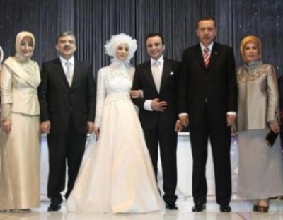 فساتين زفاف فستان زفاف إبنة الرئيس التركي2 Size:71.70 Kb Dim: 400 x 311 Size: Kb Dim: x
