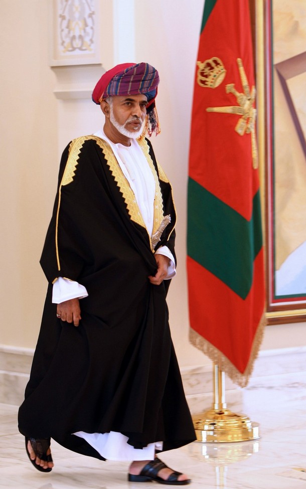 صور متنوعة ومميزة لجلالته السلطان قابوس المعظم Size:103.50 Kb Dim: 610 x 975 Size: Kb Dim: x