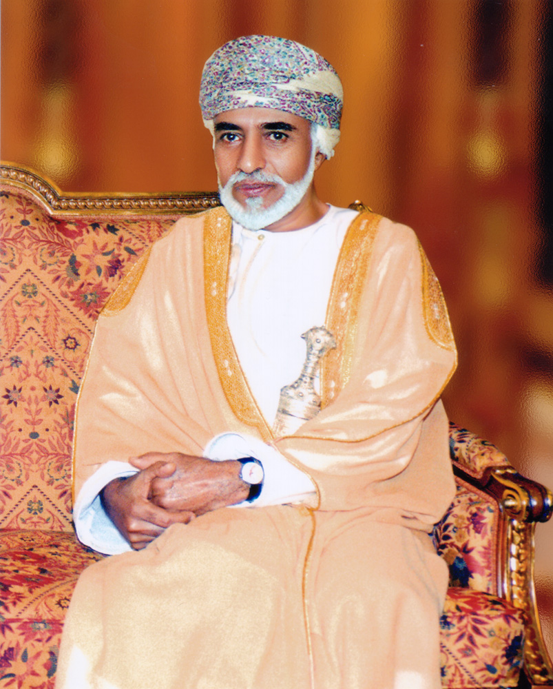 صور متنوعة ومميزة لجلالته جلالة السلطان المعظم Size:330.70 Kb Dim: 803 x 1000 Size: Kb Dim: x