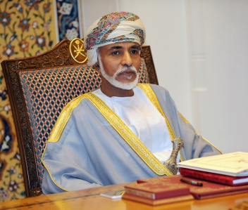 صور متنوعة ومميزة لجلالته السلطان قابوس Size:81.00 Kb Dim: 352 x 299 Size: Kb Dim: x