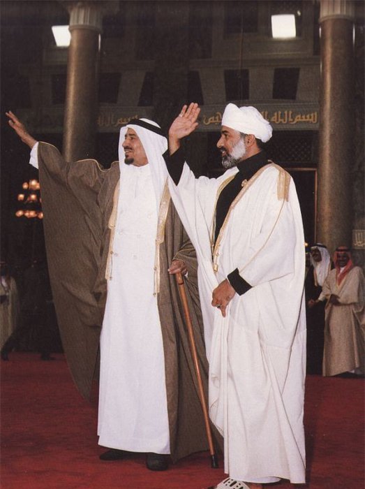 صور متنوعة ومميزة لجلالته السلطان قابوس Sultan Qaboos Size:62.70 Kb Dim: 523 x 700 Size: Kb Dim: x