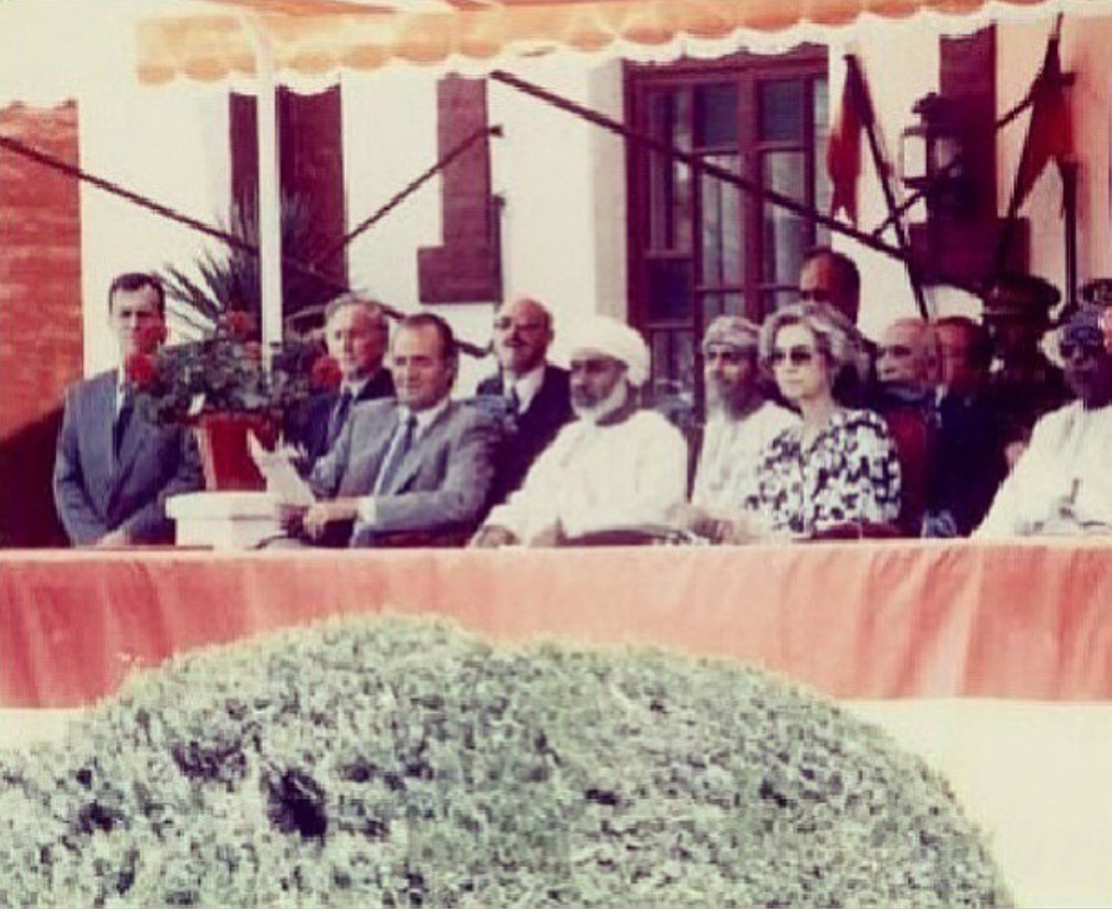 صور متنوعة ومميزة لجلالته السلطان قابوس Sultan Qaboos Size:246.80 Kb Dim: 1016 x 830 Size: Kb Dim: x