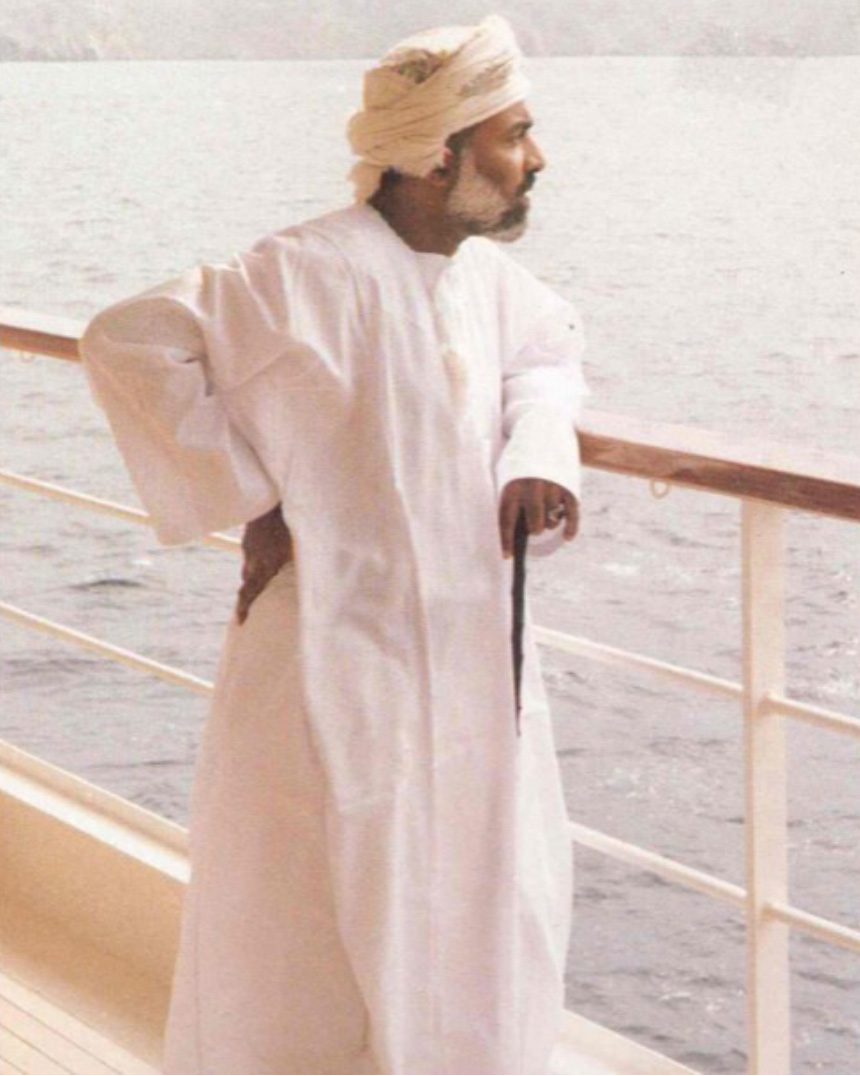 صور متنوعة ومميزة لجلالته السلطان قابوس Sultan Qaboos Size:170.30 Kb Dim: 860 x 1076 Size: Kb Dim: x