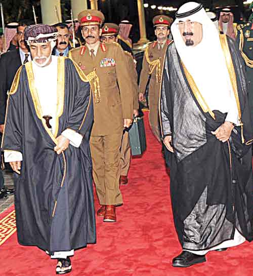 صور متنوعة ومميزة لجلالته السلطان قابوس Sultan Qaboos Size:31.70 Kb Dim: 500 x 545 Size: Kb Dim: x