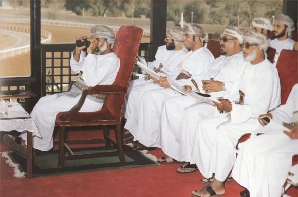 صور متنوعة ومميزة لجلالته السلطان قابوس Sultan Qaboos Size:46.80 Kb Dim: 580 x 385 Size: Kb Dim: x