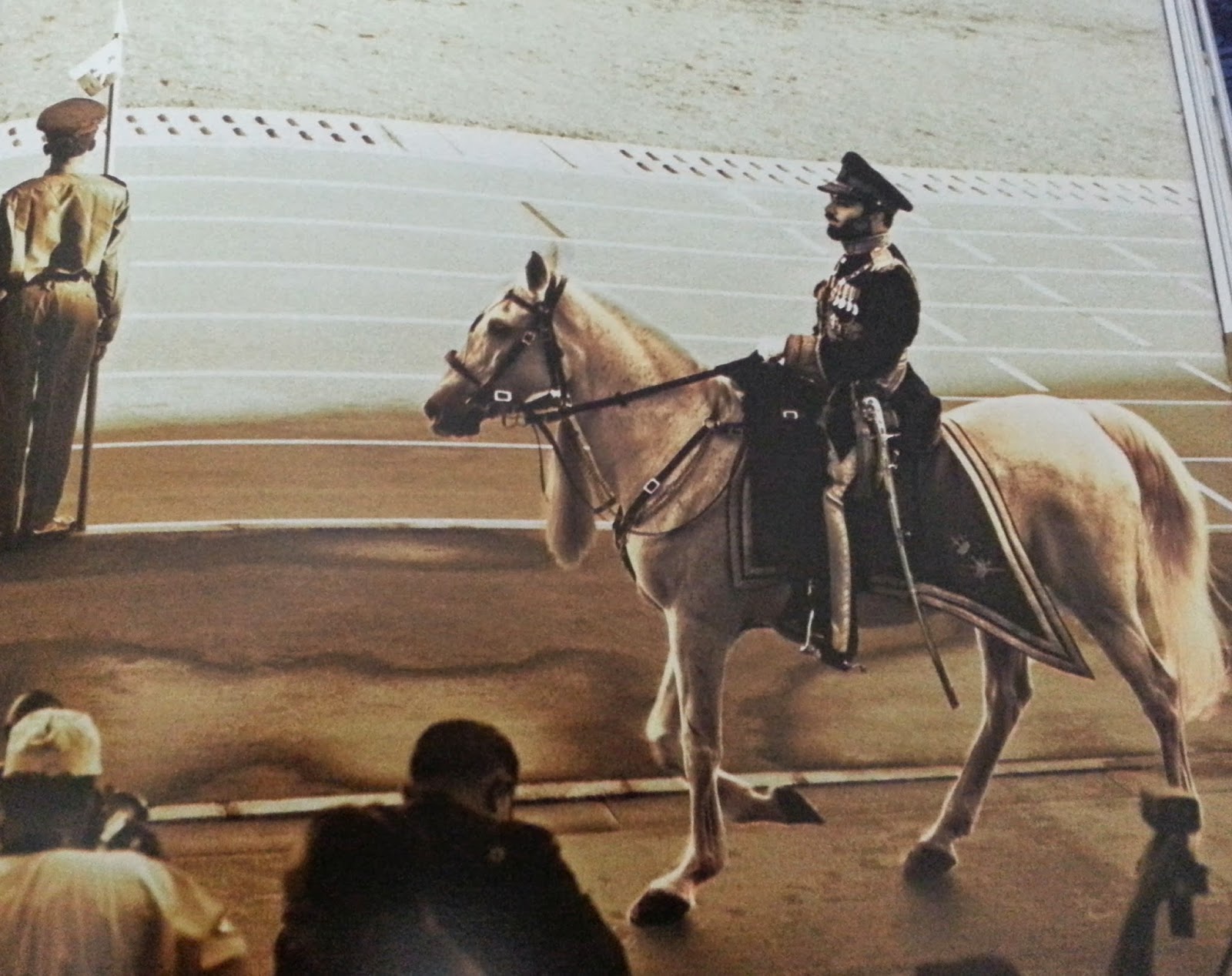 صور متنوعة ومميزة لجلالته السلطان قابوس Sultan Qaboos Size:261.30 Kb Dim: 1600 x 1268 Size: Kb Dim: x