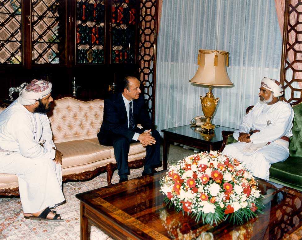 صور متنوعة ومميزة لجلالته السلطان قابوس Sultan Qaboos Size:109.60 Kb Dim: 975 x 776 Size: Kb Dim: x