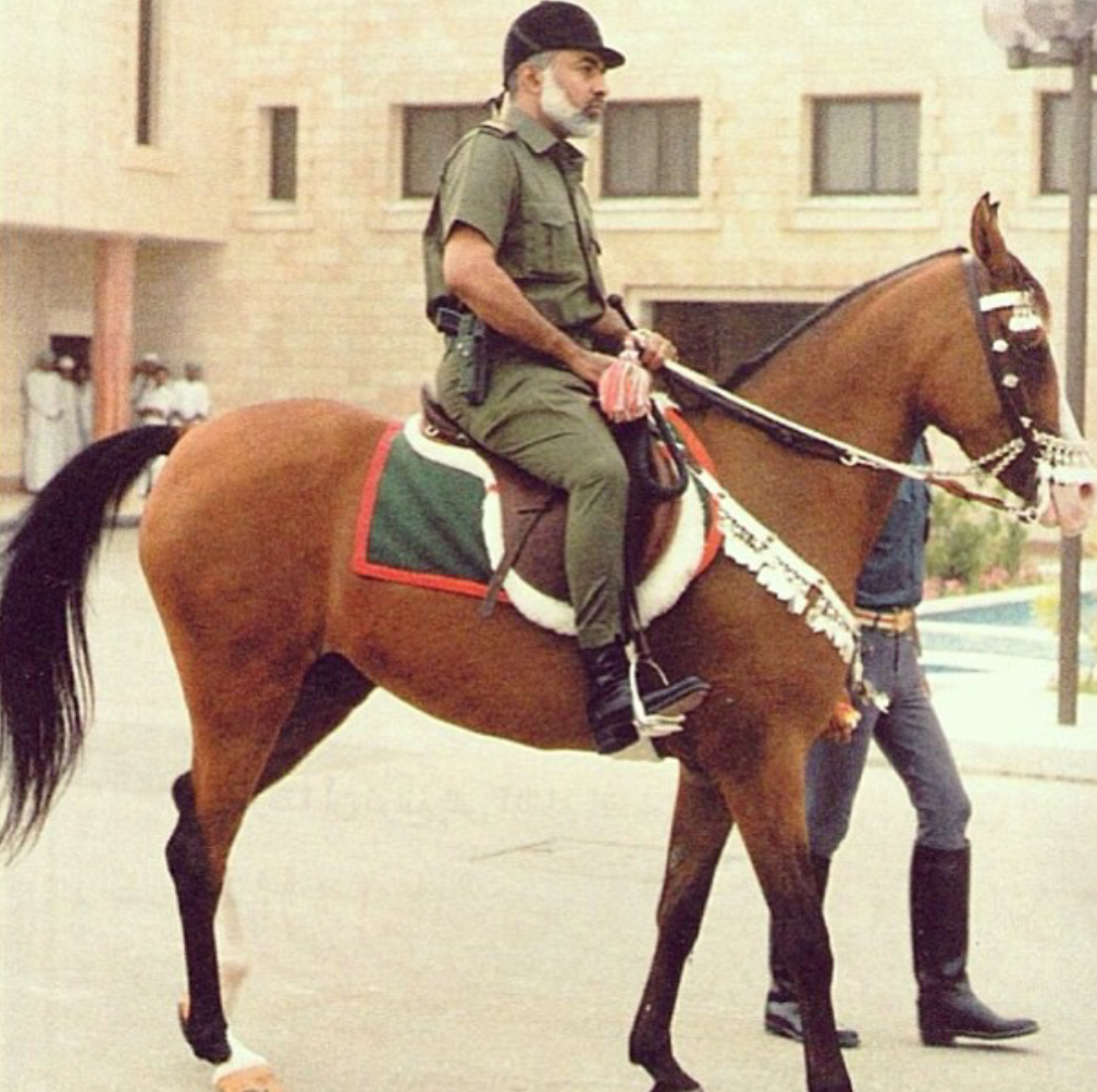 صور متنوعة ومميزة لجلالته السلطان قابوس Sultan Qaboos Size:1301.20 Kb Dim: 1008 x 1003 Size: Kb Dim: x