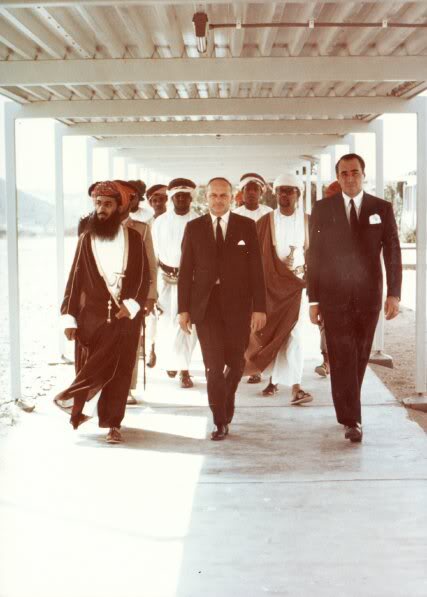 صور متنوعة ومميزة لجلالته السلطان قابوس Sultan Qaboos Size:35.70 Kb Dim: 427 x 597 Size: Kb Dim: x