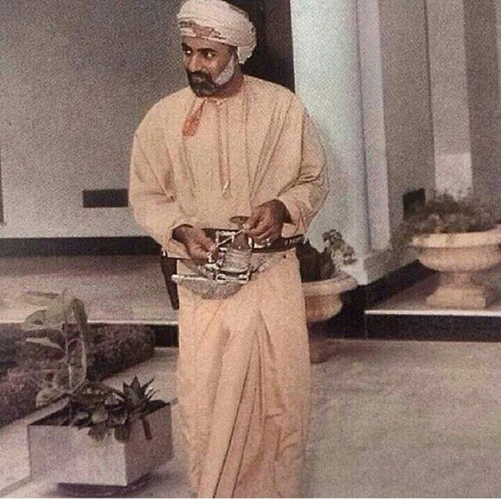 صور متنوعة ومميزة لجلالته السلطان قابوس بن سعيد Size:90.30 Kb Dim: 720 x 717 Size: Kb Dim: x