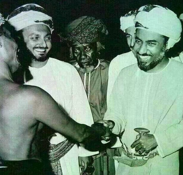 صور متنوعة ومميزة لجلالته السلطان قابوس بن سعيد Size:151.70 Kb Dim: 609 x 583 Size: Kb Dim: x