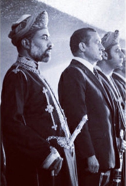 صور متنوعة ومميزة لجلالته السلطان قابوس بن سعيد Size:85.90 Kb Dim: 435 x 639 Size: Kb Dim: x