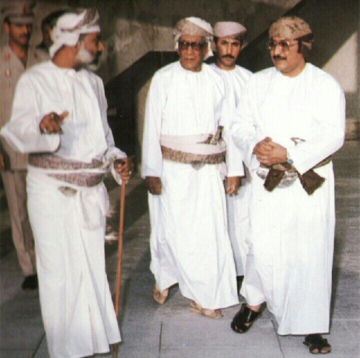 صور متنوعة ومميزة لجلالته السلطان قابوس بن سعيد Size:64.30 Kb Dim: 720 x 716 Size: Kb Dim: x