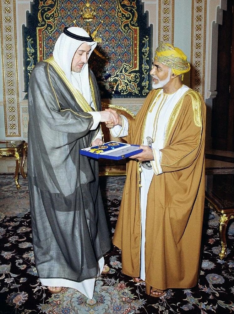 صور متنوعة ومميزة لجلالته السلطان قابوس Size:363.10 Kb Dim: 745 x 999 Size: Kb Dim: x