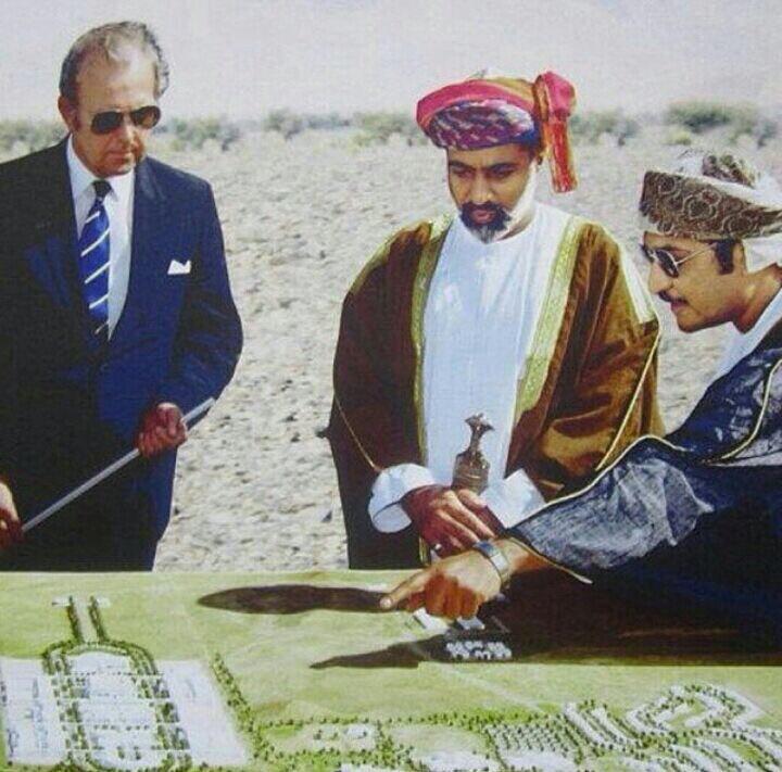 صور متنوعة ومميزة لجلالته السلطان قابوس Size:78.80 Kb Dim: 720 x 711 Size: Kb Dim: x