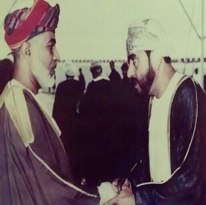 صور متنوعة ومميزة لجلالته السلطان قابوس Size:51.90 Kb Dim: 720 x 716 Size: Kb Dim: x