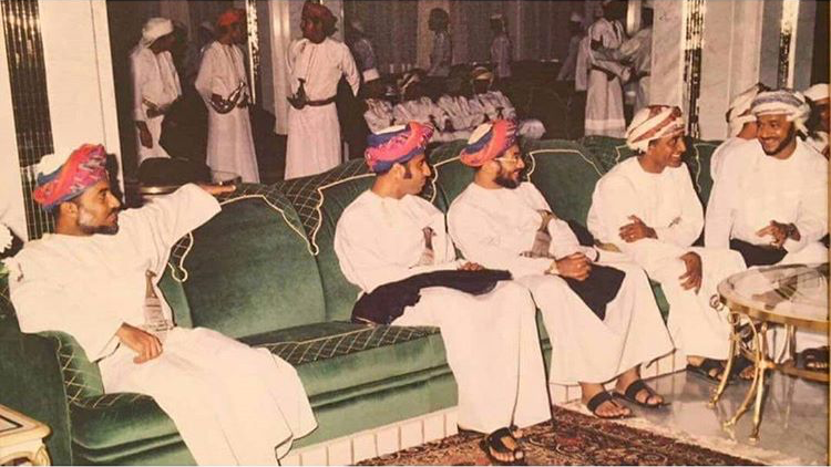 صور متنوعة ومميزة لجلالته السلطان قابوس Size:767.10 Kb Dim: 750 x 422 Size: Kb Dim: x