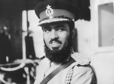 صور متنوعة ومميزة لجلالته السلطان قابوس Size:26.70 Kb Dim: 400 x 296 Size: Kb Dim: x